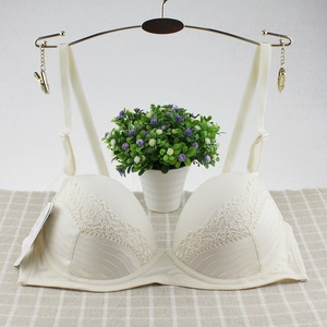 出口韩国vivien原单无钢圈无侧骨文胸 无痕侧翼纯棉内里 小杯款