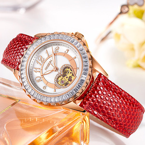 女表正品四叶草陶瓷钢带水钻十大名牌日历石英女表礼物31700人付款