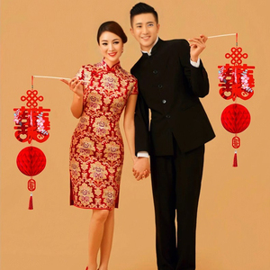 中式旗袍领证拍照手持喜字灯笼俏皮喜嫁新娘拍婚纱照摄影手拿道具