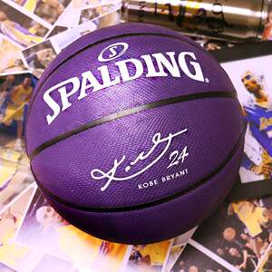 科比签名斯伯丁