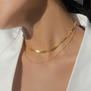 肯豆双层叠戴欧美冷淡风宽扁细蛇骨链项链女不掉色金色锁骨链颈链