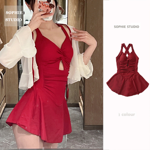 SOPHIE原创显白浆果红连体裙式小胸聚拢运动保守遮肚温泉度假泳衣