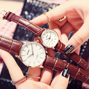 瑞士正品新款艾奇情侣手表简约时尚潮流小表盘皮带男女日历表礼物