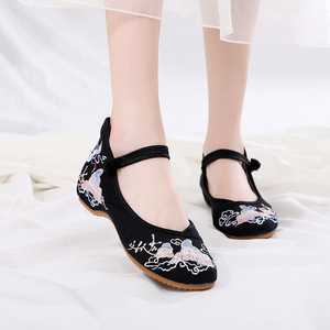 跳广场舞鞋女软底舞蹈鞋古典舞鞋老北京布鞋白色民族风表演出舞鞋