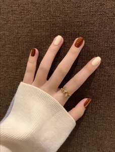 秋冬纯色显白成品美甲奶白焦糖棕跳色闪片穿戴甲可拆卸学生定制甲