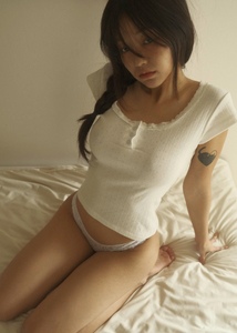 SWIMCITY韩国设计感少女纯欲风镂空蕾丝花边短款修身短袖T恤女