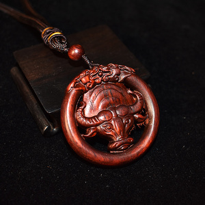 小叶紫檀木牛气冲天吊坠本命年属牛吉祥物挂件男女款扭转乾坤项链