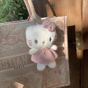 粉色kitty挂件~可爱毛绒蝴蝶结小裙子KT猫包包挂饰钥匙扣公仔配饰