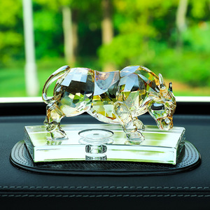 车上水晶汽车前台摆件生肖牛香水座式车载内高档男装饰品个性创意