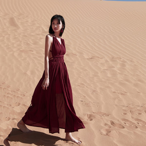 适合去西藏旅游穿搭新疆草原女装拍照红裙子衣服青海湖拉萨连衣裙