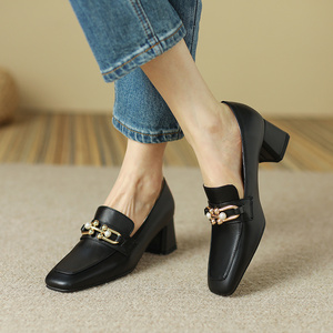 大码女鞋41一43浅口40胖脚宽肥脚背高小皮鞋单鞋女方头粗跟高跟鞋