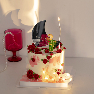 214情人节月亮镜子蛋糕装饰摆件拿玫瑰小王子love灯告白装扮插件