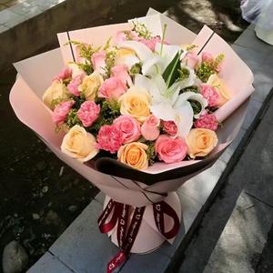 情人节送女朋友红玫瑰礼盒潜江荆州仙桃天门花店同城速递表白鲜花