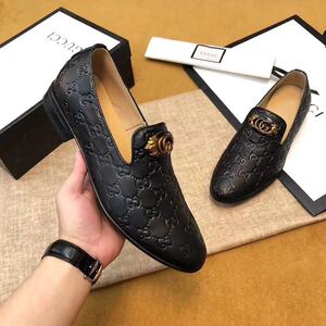 古奇gucci 新款男鞋一脚蹬双g金属扣懒人鞋男皮鞋休闲鞋豆豆鞋