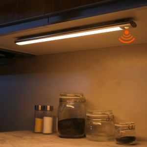 智能人体感应灯橱柜灯充电厨房吊柜衣柜无线led灯条鞋柜灯免安装