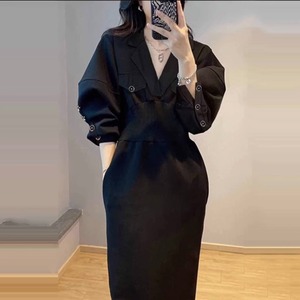 欧洲站春装女2024年新款气质女装高级感法式赫本风黑色长袖连衣裙