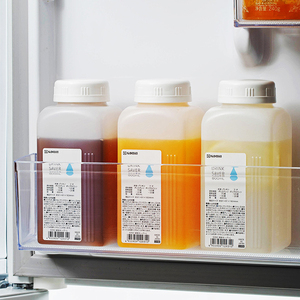 日本进口牛奶分装瓶冰箱果汁储存瓶凉冷水壶饮料分装保鲜瓶密封罐