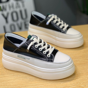 鞋子女2021春季真皮厚底松糕鞋女网红百搭冬新款运动内增高板鞋女