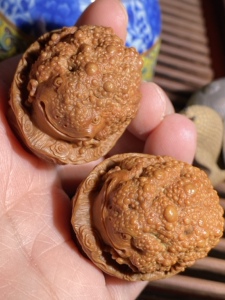 文玩核桃雕刻云南铁核桃金蟾疙瘩包蛤蟆头纯手工满工男士把玩包邮