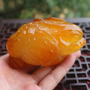 天然玛瑙玉髓三足金蟾手把件精工雕刻招财金蟾青蛙玉石摆件把玩件