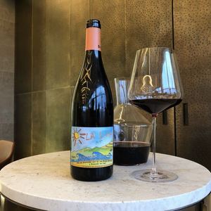 自然酒—坐在花园里吃红色浆果la luna红月亮法国干红葡萄酒