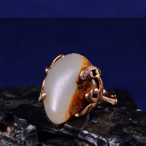 瑞玉园新疆和田玉籽料原石无修无磨18k金镶嵌戒指聚枣红皮天地皮