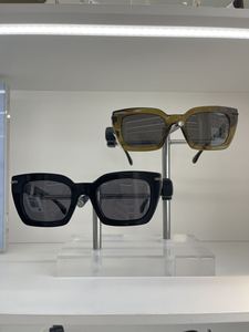 Chanel香奈儿男女同款眼镜链条贯穿双C Logo方框墨镜CH5509