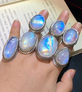 尼泊尔月光石大戒指手工s925纯银镶嵌天然水晶半宝石首饰复古宫廷