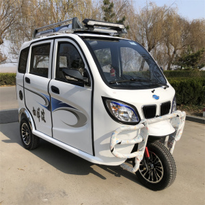 白洋淀新款三轮载客摩托车 全封闭汽油三轮摩托车 燃油三轮车