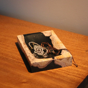 办公室桌上装饰U盘钥匙收纳ins摆件木化石小饰品耳环收纳盒置物盘