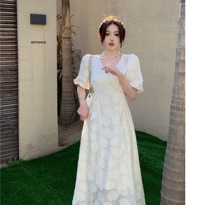 大码微胖女生法式气质高级感白色连衣裙女夏季胖mm梨型身材裙子