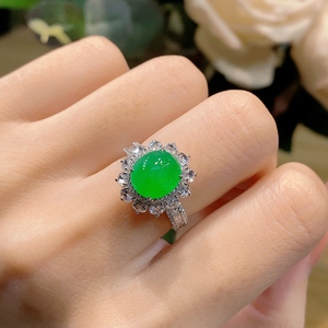 中矿翡翠a货高冰阳绿翡翠戒指玫瑰切工馒头蛋面18k金豪镶指环手饰
