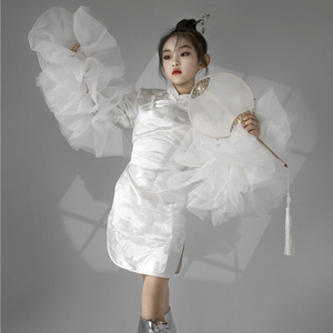 女童中国风走秀服白色旗袍大纱袖套装儿童走秀古典风创意模卡服装