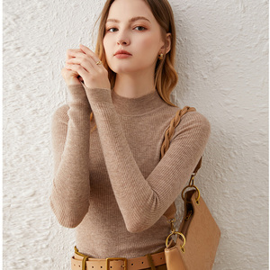 秋冬精纺紧身半高领羊绒衫女薄款套头修身打底衫短款针织毛衣显瘦
