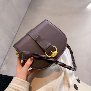 马蹄扣斜挎小包包女2020新款韩版时尚单肩马鞍包洋气小众潮腋下包