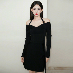 古力娜扎同款黑色连衣裙女2023秋季新款小众修身一字领中长款裙子