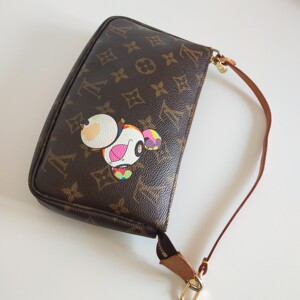lv 路易威登 村上隆限量熊猫麻将包 一包难求 数量极少 pvc中古包