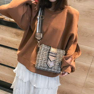 批发包包2019新款女包韩版ulzzang宽肩带斜挎包复古单肩包小方包