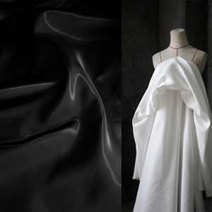 海岛缎面玻璃记忆创意设计师面料 黑白水光大袖衫襦裙礼服布料