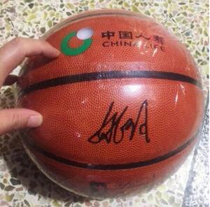 篮球姚明签名
