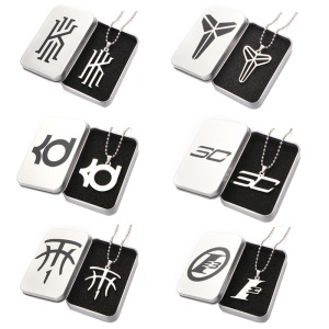 tmac麦迪科比吊坠詹姆斯罗斯logo艾弗森库里梅西c罗钛钢项链篮球