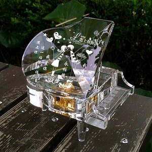 水晶钢琴音乐盒八音盒生日礼品