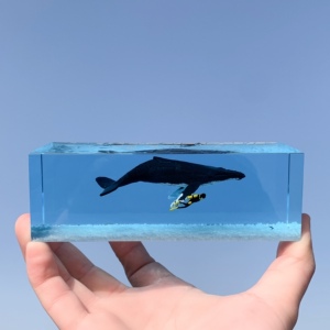海洋鲸鱼摆件座头鲸树脂滴胶工艺现代家居车载装饰品创意生日礼物