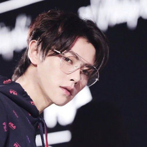 秦岚同款眼镜圆脸