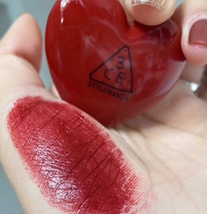 包邮韩国3ce爱心口红心形润唇膏保湿滋润腮红少女学生 砖红牛血色