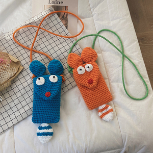 网红小众卡通可爱小松鼠丑萌搞怪手机包成品毛线手工编织手机袋潮