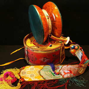 藏传密宗法器尼泊尔手鼓名贵木质羊皮嘎巴拉藏式法鼓纯银带鼓套