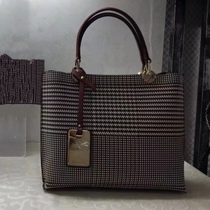 维克萨斯2021秋冬新款女包欧美时尚千鸟格撞色真皮休闲包单肩手提