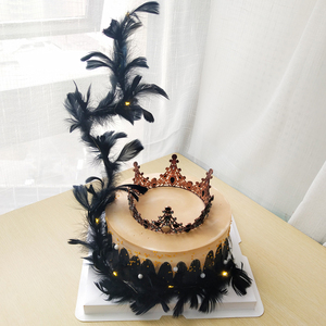 贝焙重庆同城配送网红黑羽毛皇冠造型创意水果动物奶油生日蛋糕