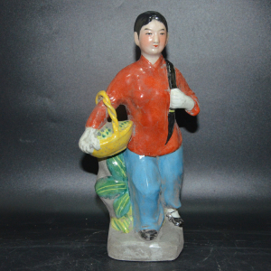 古玩古董红色收藏 景德镇瓷器 文革类型采茶女雕塑人物摆件